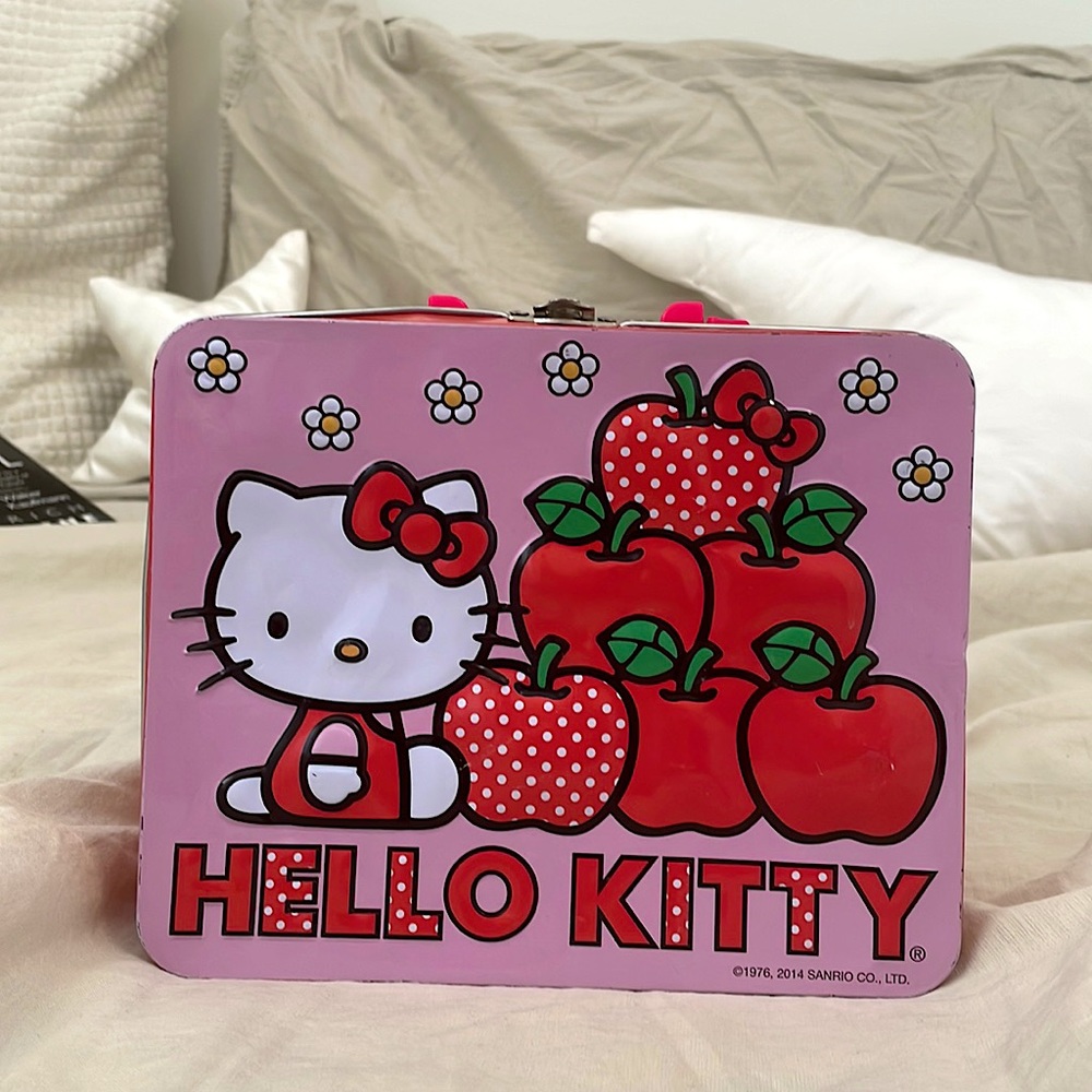 Y2k kawaii hello kitty lunchbox tin room decor kidcore vibes